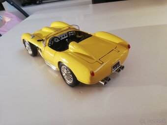 1:18 FERRARI 250 testarossa Bburago - 11