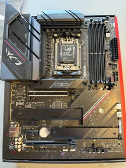 ASUS ROG STRIX B650E-F GAMING WIFI - 11