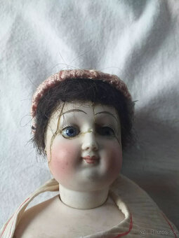 Stará bábika na reštaurovanie. Označte pre identifikáciu. - 11