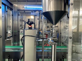 Dávkovací stroj, plniaci stroj na tekutiny / pasty - 11