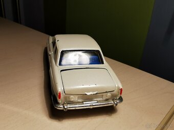 Corgi toys Rolls royce Silver Shadow - 11