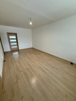NA PREDAJ: 3-izbový byt po kompletnej rekonštrukcii - 11