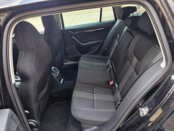 Škoda Octavia Combi 2.0 TDI DSG F1 Sport ACC DVD R17 Orig.KM - 11