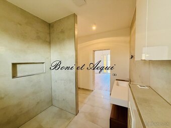 5 izbový RD na 1000m2 pozemku blízko Piešťan - 11