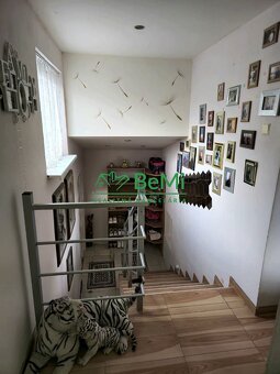 ZNÍŽENÁ CENA - Na predaj priestranný rodinný dom v obci Nitr - 11