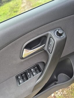 Volkswagen Polo 1.2 12V Highline - 11