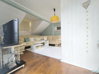 JEDINEČNÝ RODINNÝ DOM VHODNÝ AJ AKO CHALUPA PO KOMPLETNEJ KV - 11