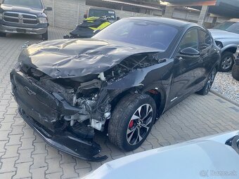 Ford MACH-E Mustang 4x4 1 majtel DOVUZ ITALIA - 11