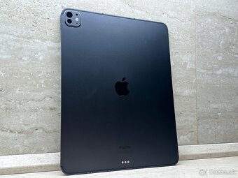 iPad Pro 13 256GB Wi-Fi + Cellular Space Black, 100% batéria - 11