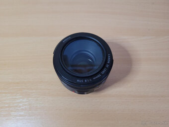 Canon Eos 200D + Canon EF-S 24mm f2.8 + Canon EF 50mm f1.8 - 11