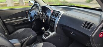 Hyundai Tucson 2.0 CDRi 4x4 manuál ťažné - 11