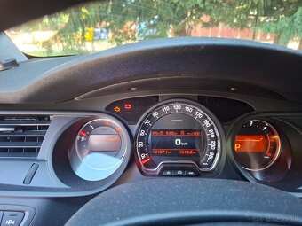 Predaj osobného motorového vozidla Citroën C5 2.0 HDi - 11
