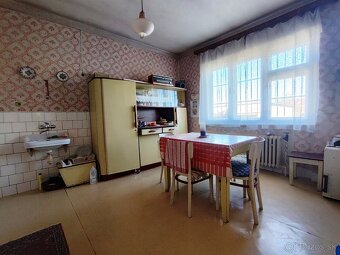 Predám priestranný dom v meste Zlaté Moravce - 11