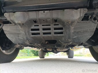 toyota Hilux 3.0 4x4 manuál - 11