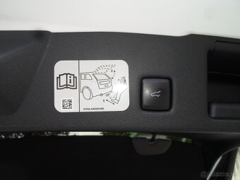 Ford Kuga 2.5 Duratec PHEV 225k ST-Line automat,ParkPilot,al - 11