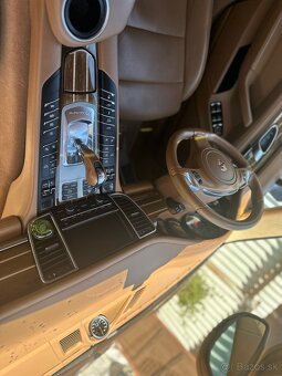 Porsche Panamera S - 11