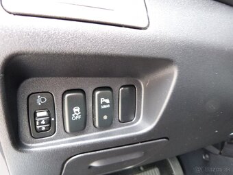 Citroën C-Crosser 2.2 HDi Pack DSC  malé KM  - 11
