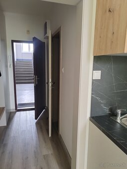 Moderne kompletne zrekonštruovaná garsónka - 11