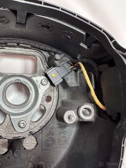 Predám trojramenný multifunkčný volant z Audi A3 8P - 11