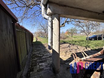 Pozemok s nádherným výhľadom na Skalicu–vinohrad so sklepom - 11