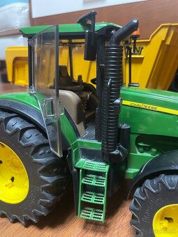 Bruder traktor John Deere a vlečka Joskin - 11