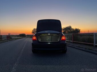 BMW E90 318d 90kw - 11