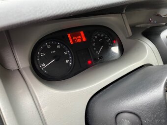 Renault Trafic 2.0 dCi (84kW) - 11