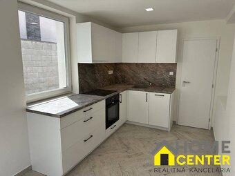 PREDAJ : MODERNÁ POLYFUNKČNÁ BUDOVA NA BÝVANIE AJ PODNIKANIE - 11