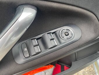 Ford Mondeo Combi 1.8 TDCI - 11