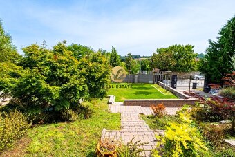 Na PREDAJ dva domy 5i a 3i za cenu jedného, pozemok 1700m2   - 11