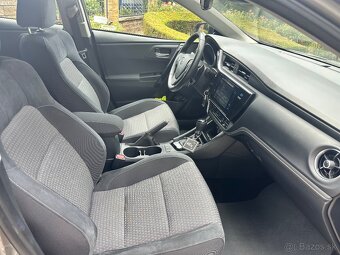 Predám Toyota Auris Tourning Sports 1.6 benzín Automat - 11