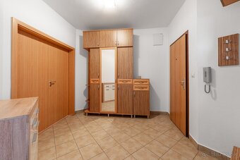 PRIESTRANNÝ ZARIADENÝ 2i BYT S VEĽKOU LOGGIOU 15M2 - PIVNICA - 11