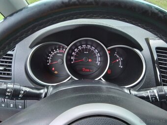 KIA Venga 1.4 CVVT Gold - 11