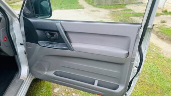 Mitsubushi Pajero 3.2 DID manual - 11