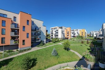 ZELENÁ STRÁŇ - PRIESTRANNÝ 4 IZBOVÝ BYT, 3 TERASY, 2 GARÁŽOV - 11