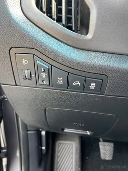 Kia SPORTAGE 2.0 AWD - 11