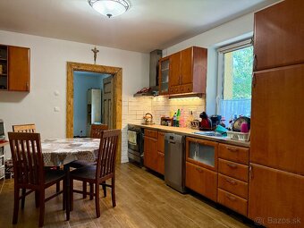 Predám kompletne zrekonštruovaný rodinný dom v obci Beňuš - 11