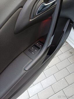 Opel Astra Sports Tourer Cosmo diesel - 11