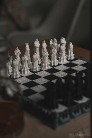 Krasný šachový set s figurkami rytierov/paladinov - šach - 11