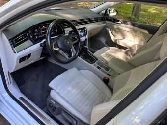 Volkswagen Passat Variant 2.0 TDI EVO Elegance DSG - 11