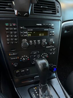 Predám nádherné auto Volvo S60, 2.4 turbodiesel, 2003. - 11
