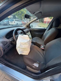 Peugeot 206 1.1i 44kW - 11