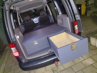 VW CADDY LIFE 2008 1,9TDI 77kW - 11