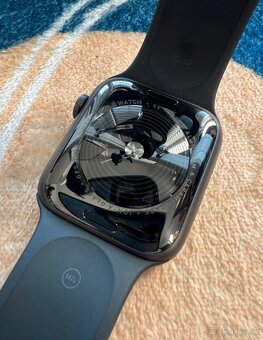 Apple Watch SE (2020) 44mm - 11