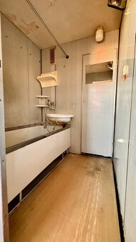 EKLUZÍVNE 2-izb byt s loggiou- Trenčín, ul. Saratovská - 11