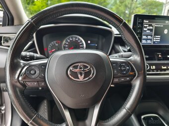 Toyota Corolla 1.6 benzín - 11