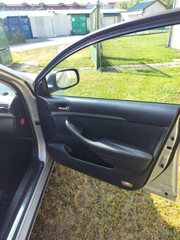 Predám Toyotu Avensis - 11