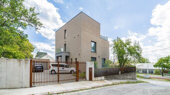 Vila v srdci Bratislavy. Pokoj Bôrika, krok od Dunaja. - 11