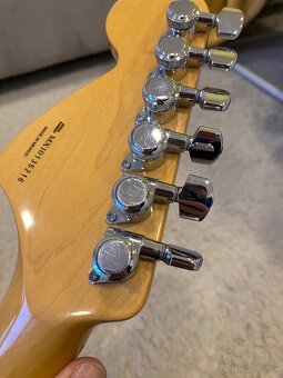 Fender Classic 70's Stratocaster - 11
