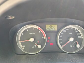 Hyundai Accent CRDI 16V - 11
